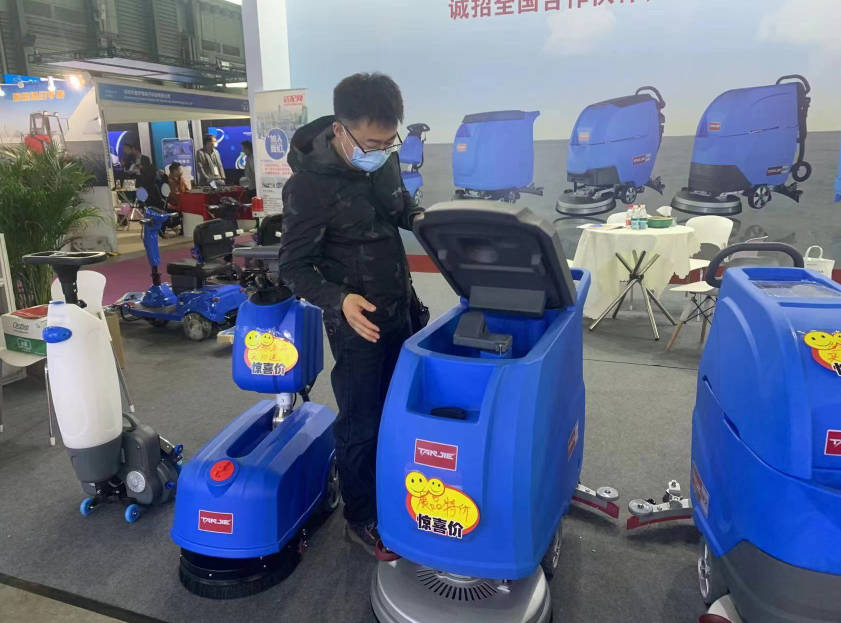 伊犁坦洁洗地机公司致力于电动洗地机的生产、销售和服务百家